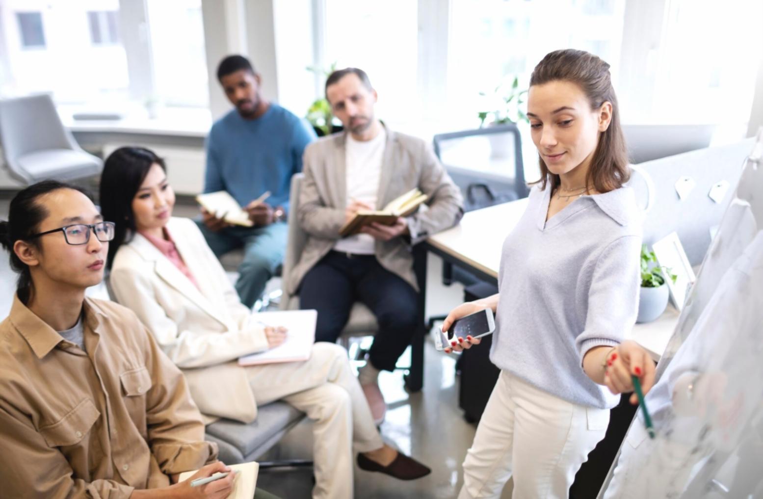 Équipe d'analystes au travail